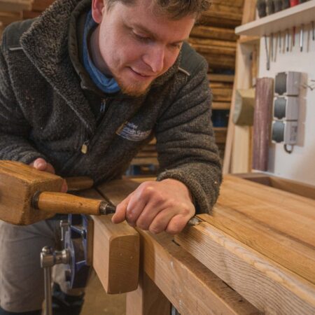 ouvrier-menuisier-atelier-drouin-gandon ouvrier-menuisier-atelier-drouin-gandon